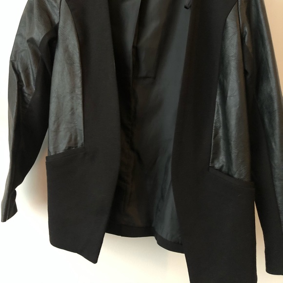Black fitted blazer jacket with faux leather - Picture 2 of 5